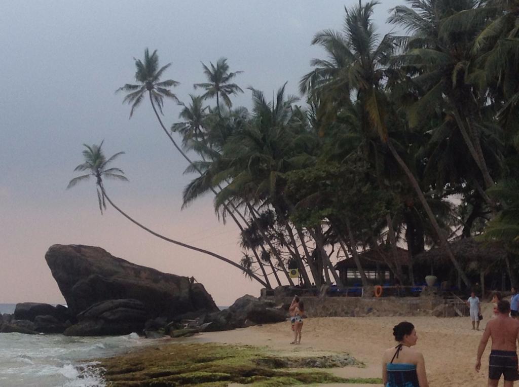 Shanthi Beach Resort Unawatuna Exteriör bild