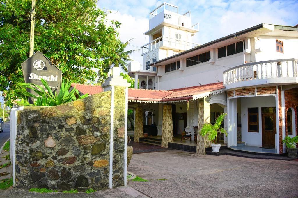 Shanthi Beach Resort Unawatuna Exteriör bild