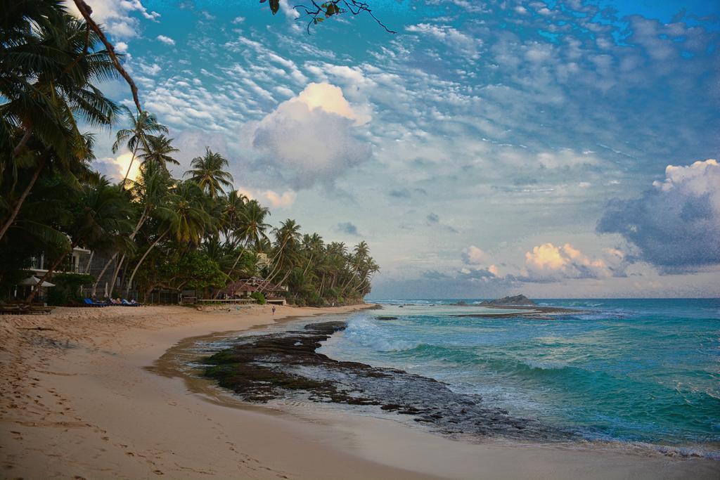 Shanthi Beach Resort Unawatuna Exteriör bild