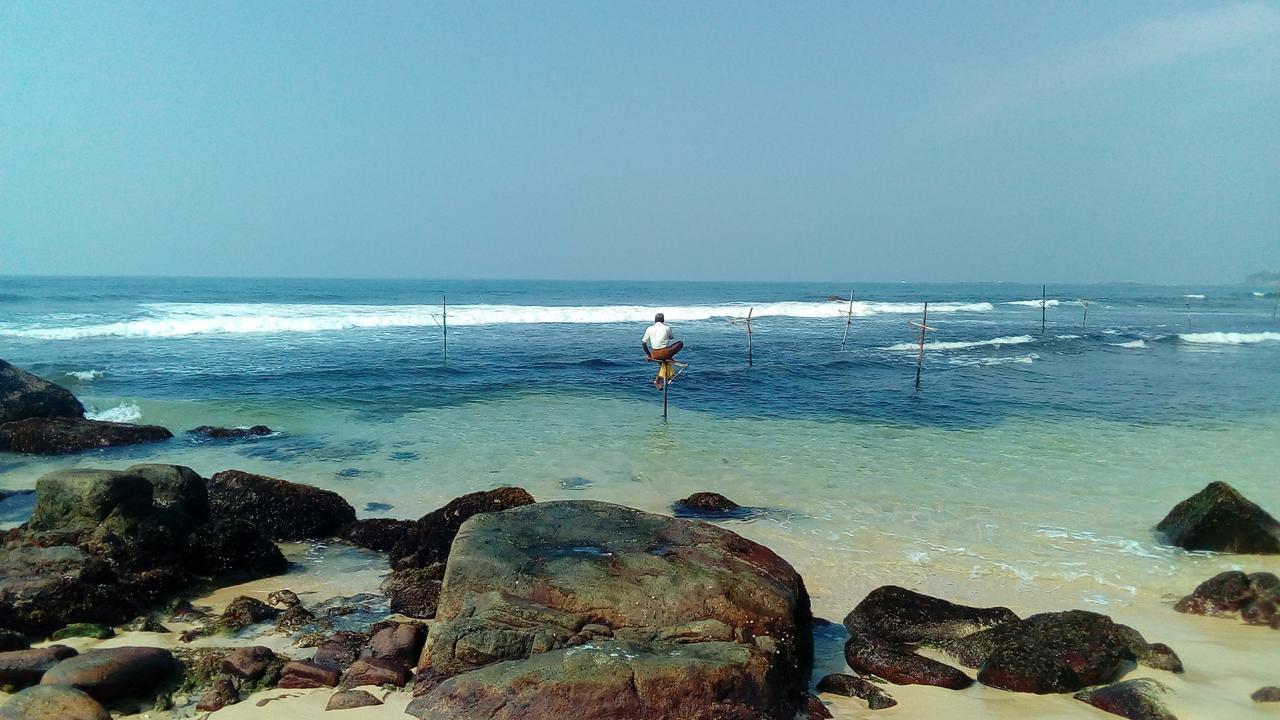 Shanthi Beach Resort Unawatuna Exteriör bild