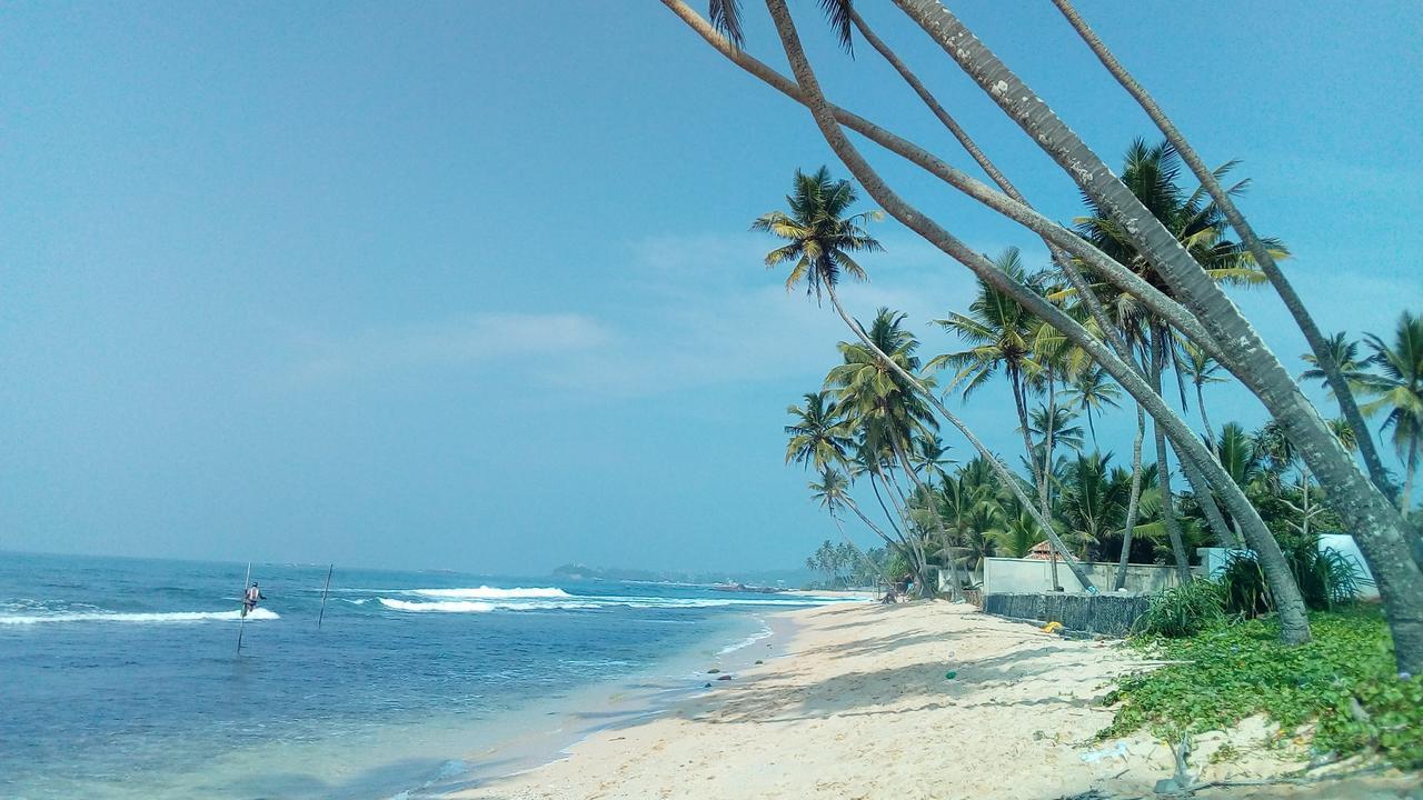 Shanthi Beach Resort Unawatuna Exteriör bild