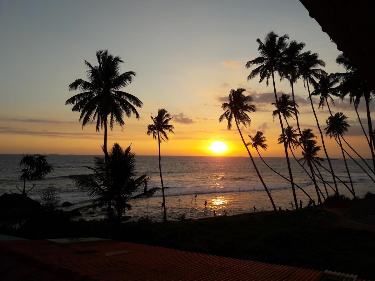Shanthi Beach Resort Unawatuna Exteriör bild