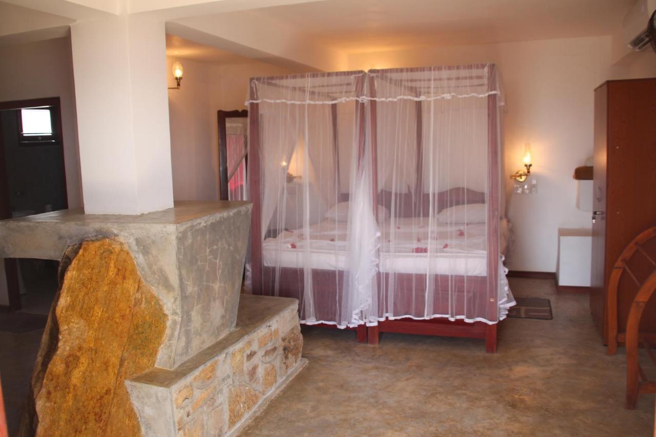 Shanthi Beach Resort Unawatuna Exteriör bild